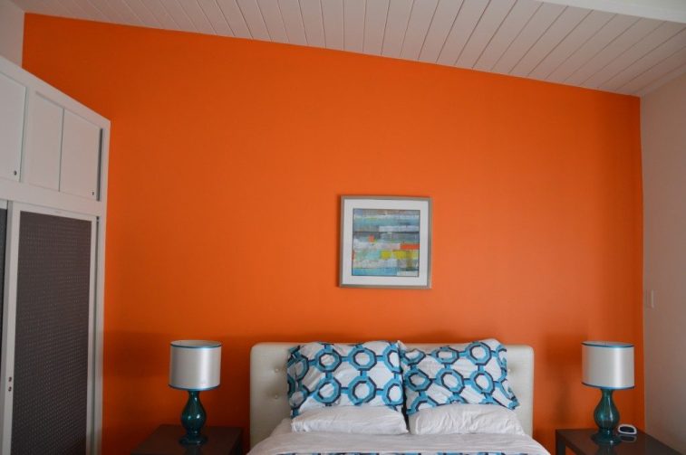 orange-white-combo-bedroom-1024x681